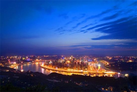 山城重庆的暖阳时光印象